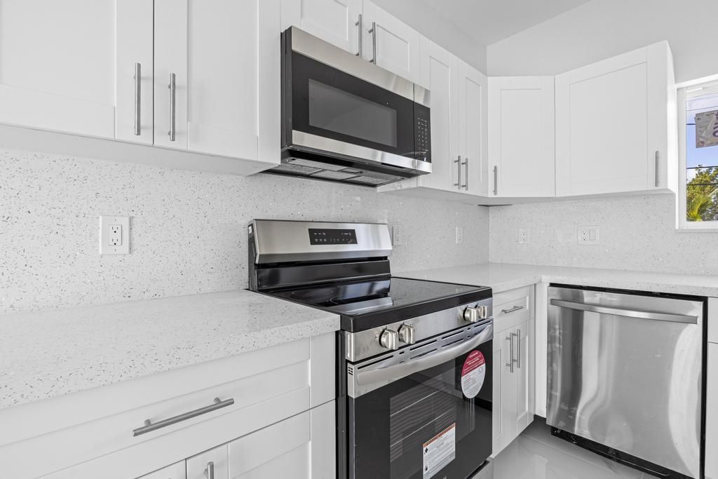 31569 Avenue D, Big Pine Key, FL 33043 Photo