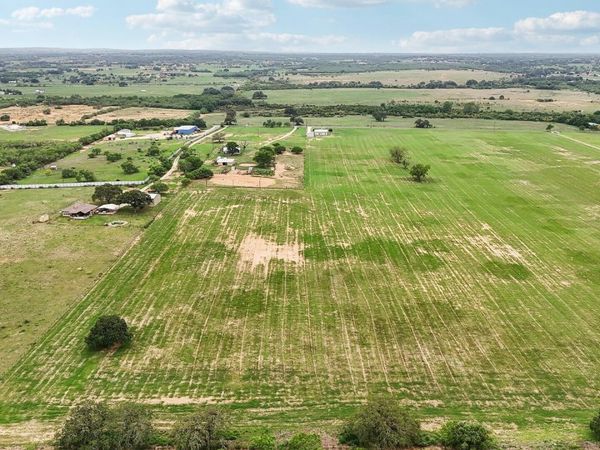 12885 LA VERNIA RD, St Hedwig, TX 78152