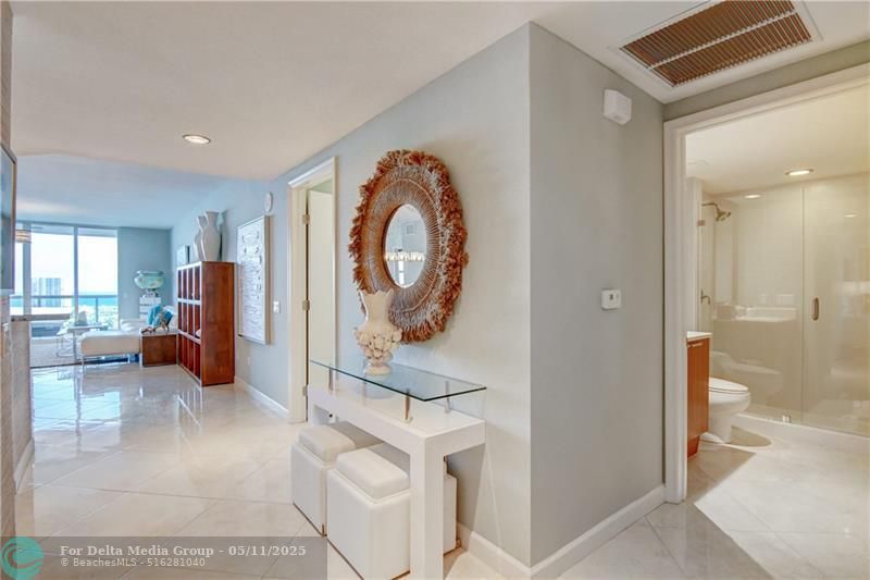 2640 Lake Shore Dr, Unit 2211, Riviera Beach, FL 33404 Photo