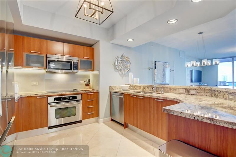 2640 Lake Shore Dr, Unit 2211, Riviera Beach, FL 33404 Photo