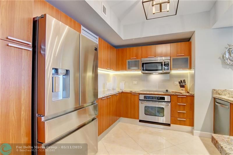 2640 Lake Shore Dr, Unit 2211, Riviera Beach, FL 33404 Photo