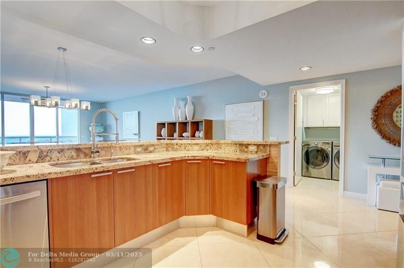 2640 Lake Shore Dr, Unit 2211, Riviera Beach, FL 33404 Photo