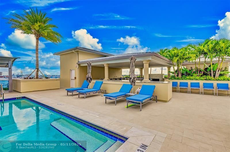 2640 Lake Shore Dr, Unit 2211, Riviera Beach, FL 33404 Photo