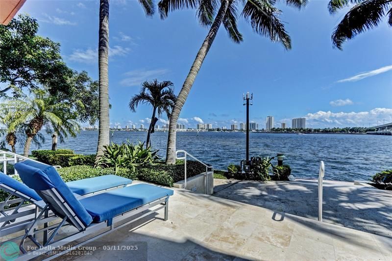 2640 Lake Shore Dr, Unit 2211, Riviera Beach, FL 33404 Photo