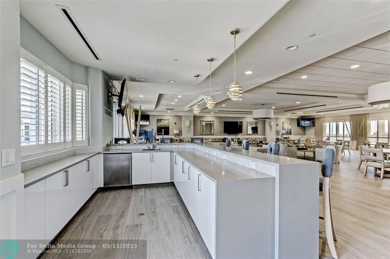 2640 Lake Shore Dr, Unit 2211, Riviera Beach, FL 33404 Photo