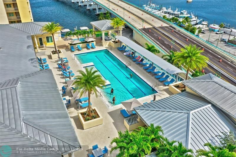 2640 Lake Shore Dr, Unit 2211, Riviera Beach, FL 33404 Photo