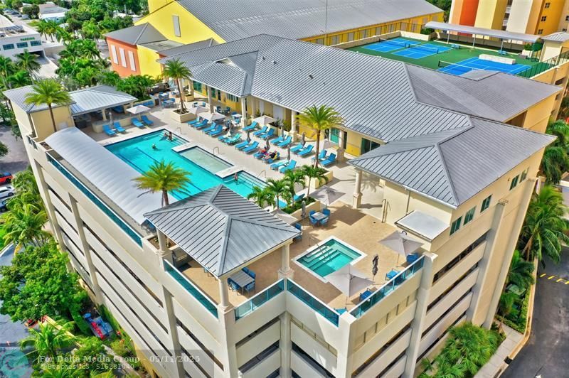 2640 Lake Shore Dr, Unit 2211, Riviera Beach, FL 33404 Photo