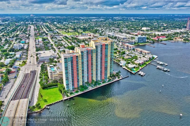 2640 Lake Shore Dr, Unit 2211, Riviera Beach, FL 33404 Photo