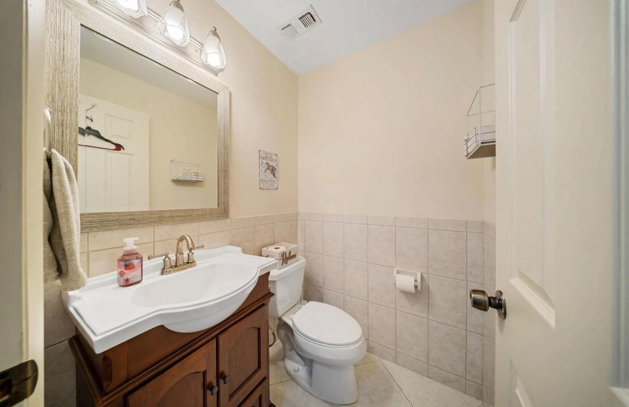 2050 Oleander Boulevard, Unit 2-206, Fort Pierce, FL 34950 Photo