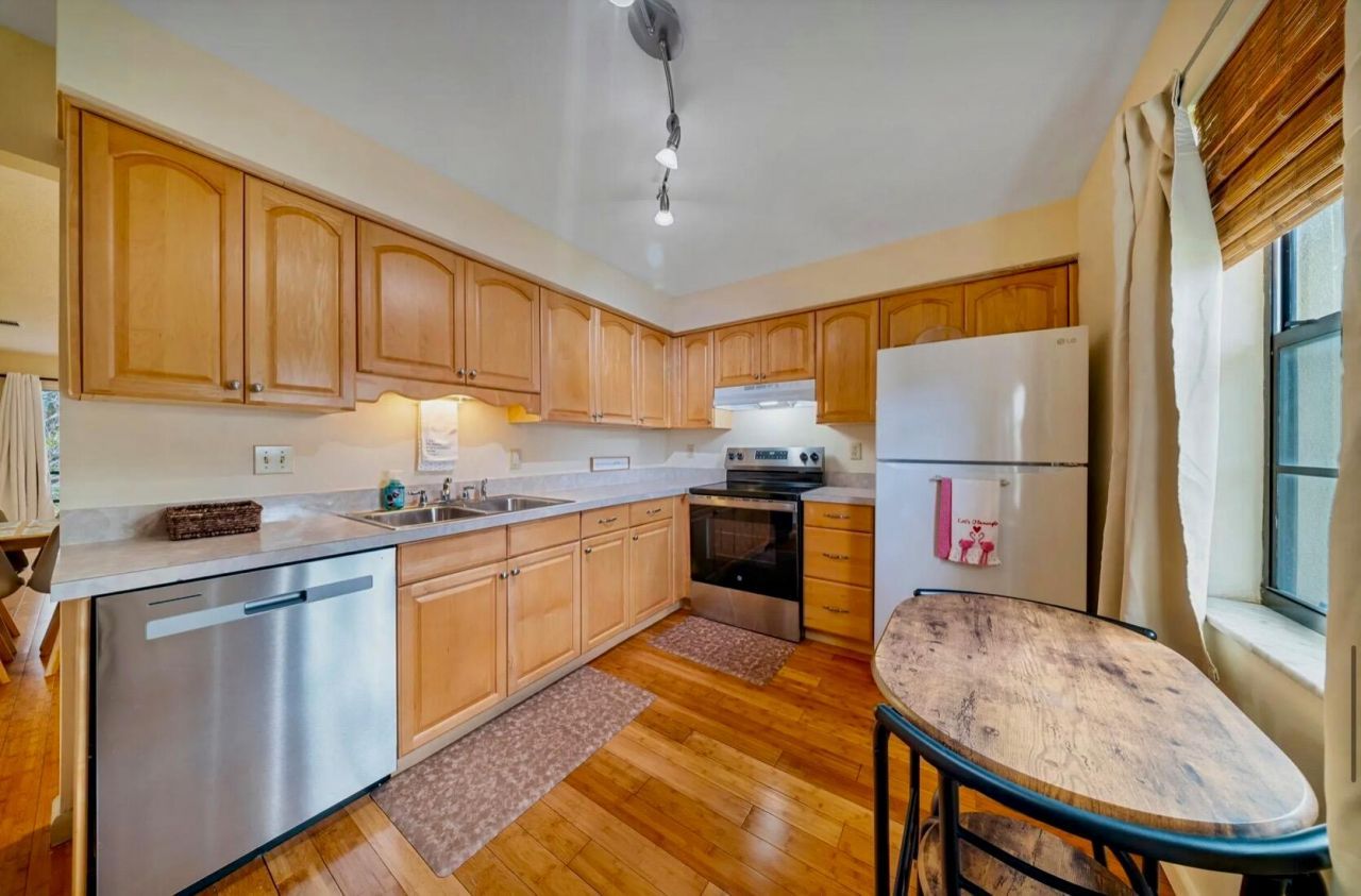 2050 Oleander Boulevard, Unit 2-206, Fort Pierce, FL 34950 Photo