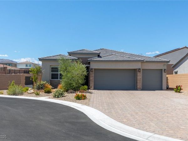 8929 Cassia Winds Street, Las Vegas, NV 89166