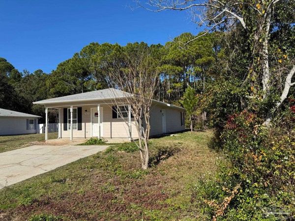 5620 Charter Cir, Gulf Breeze, FL 32563