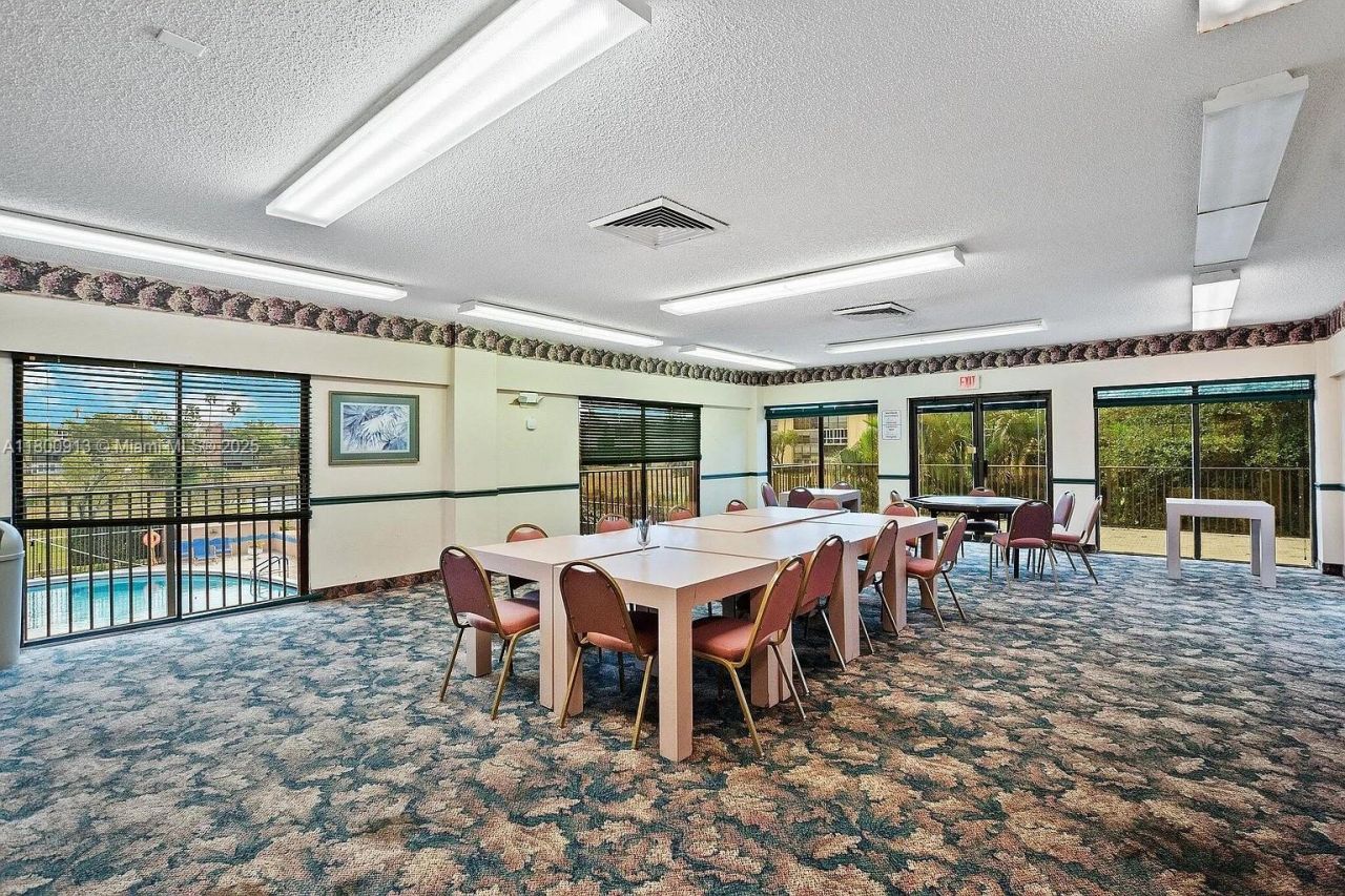 7220 Lake Cir Dr, Unit 301, Margate, FL 33063 Photo