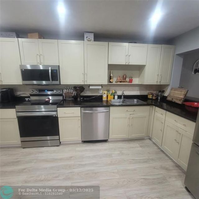 9210 NW 14th Street, Unit 9210, Hollywood, FL 33024 Photo