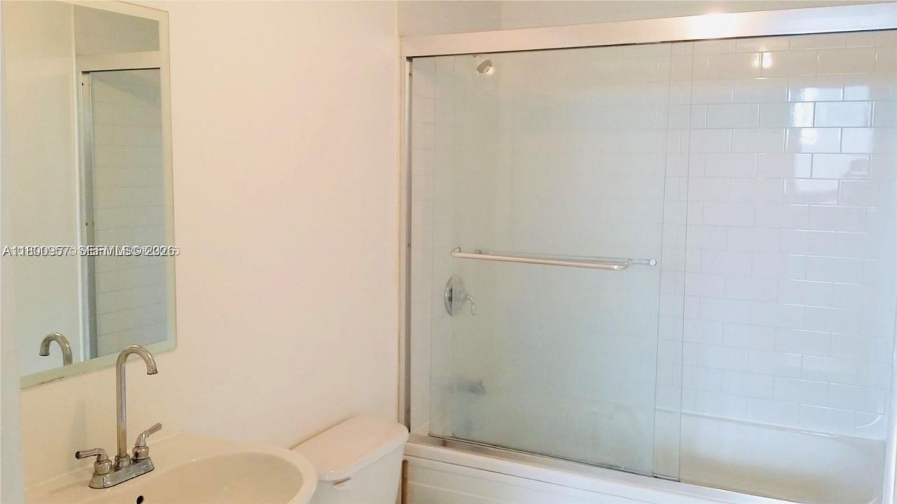 690 SW 1st Ct, Unit 1227, Miami, FL 33130 Photo