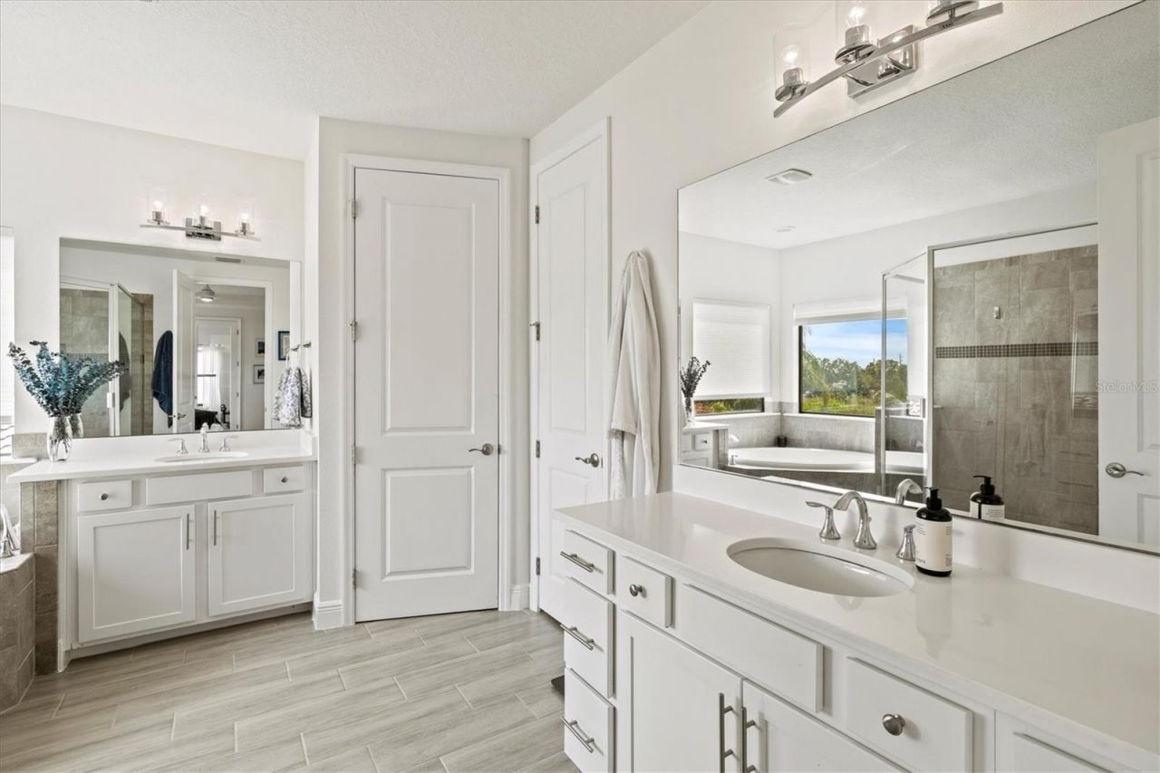 5823 Title Row Drive, Bradenton, FL 34210 Photo