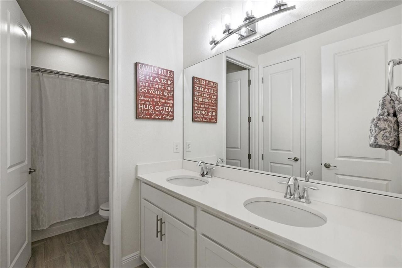 5823 Title Row Drive, Bradenton, FL 34210 Photo