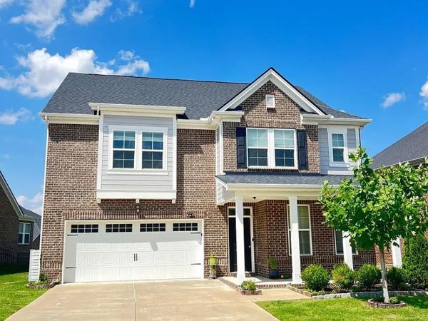 5028 Sunflower Ln, Hermitage, TN 37076