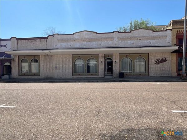 113 E Constitution Street, Victoria, TX 77901