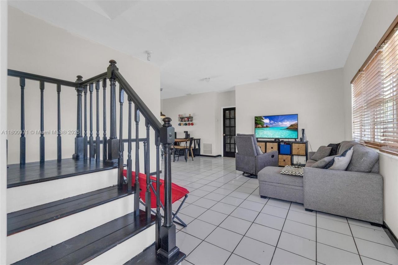 1371 NW 198th St, Miami Gardens, FL 33169 Photo