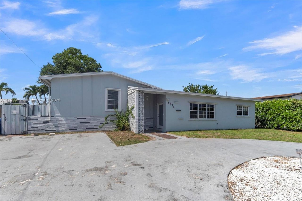 1371 NW 198th St, Miami Gardens, FL 33169 Photo