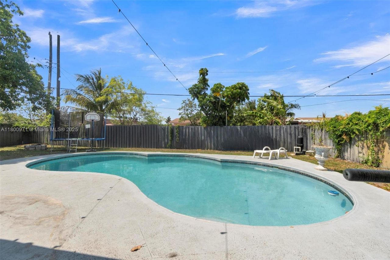 1371 NW 198th St, Miami Gardens, FL 33169 Photo