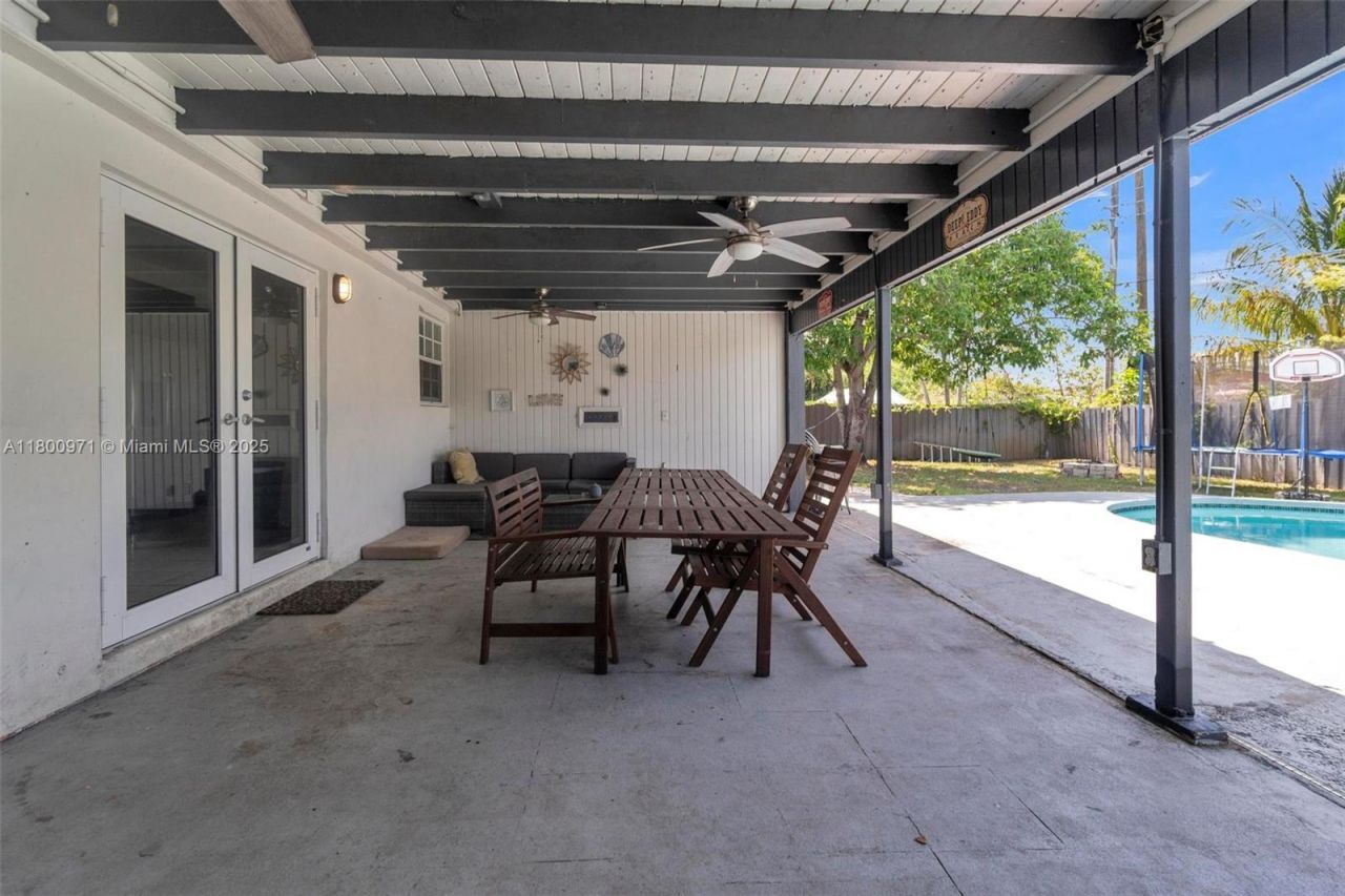 1371 NW 198th St, Miami Gardens, FL 33169 Photo