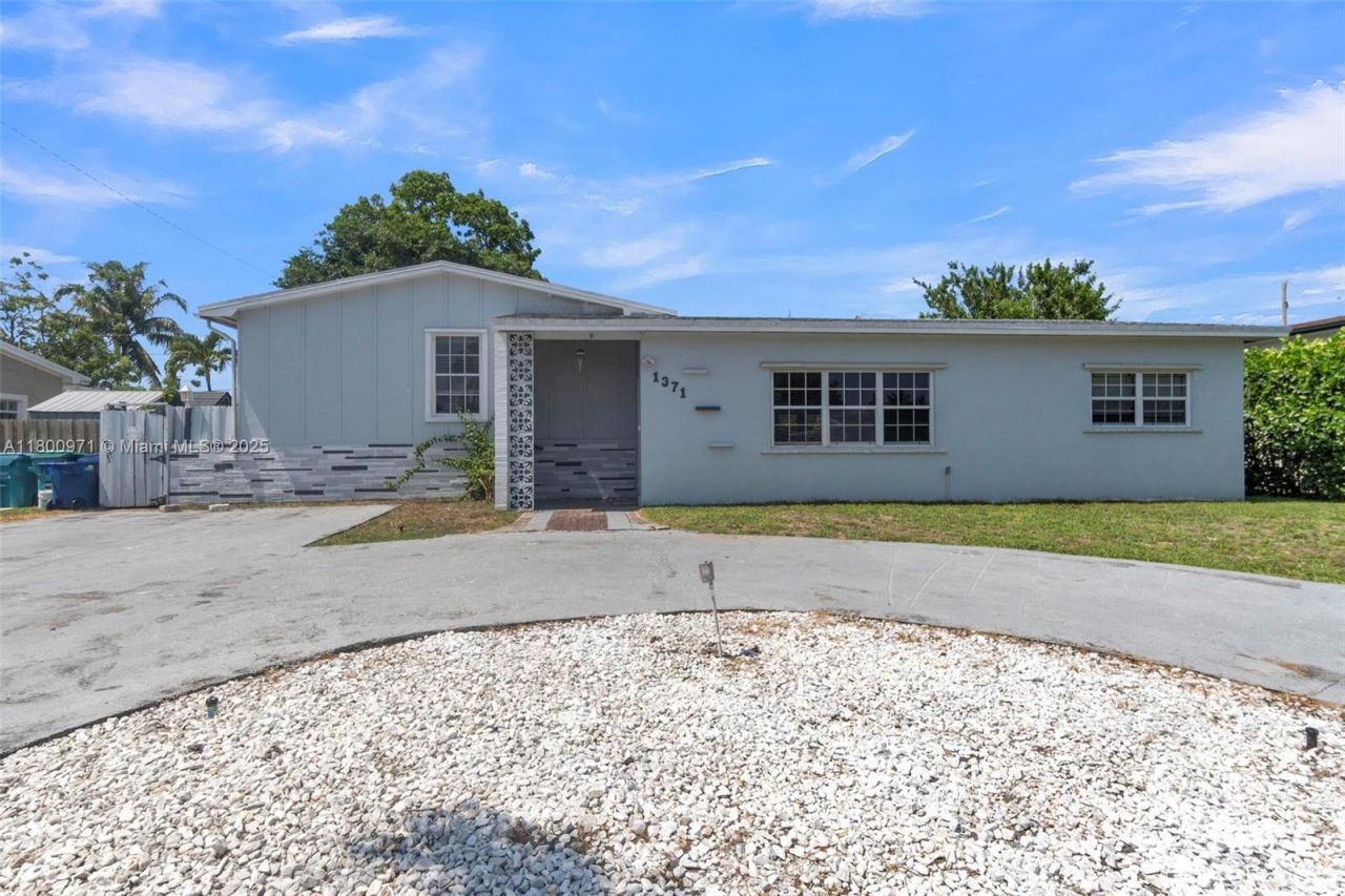 1371 NW 198th St, Miami Gardens, FL 33169 Photo