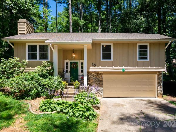 10 Muirfield Drive, Arden, NC 28704