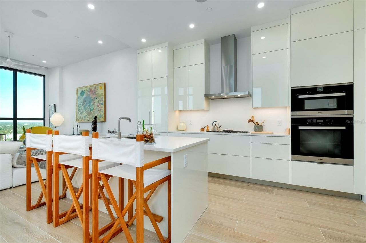 33 S Palm Avenue, Unit 1602, Sarasota, FL 34236 Photo