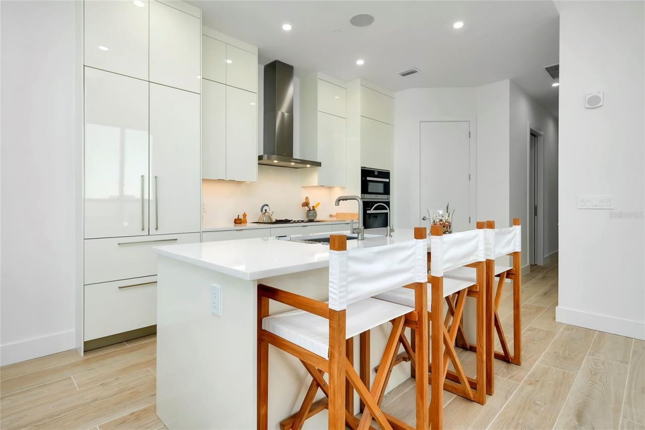 33 S Palm Avenue, Unit 1602, Sarasota, FL 34236 Photo