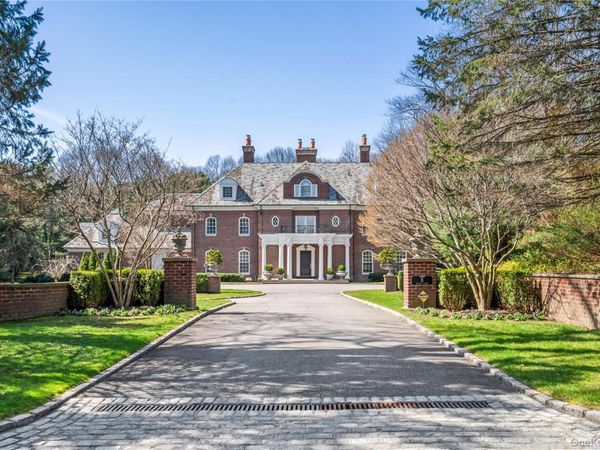 8 Vista Lane, Brookville, NY 11545