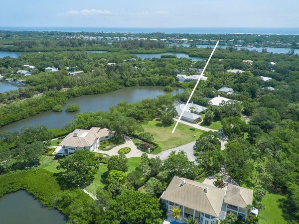 2660 Riverview Court, Vero Beach, FL 32963