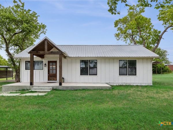 5530 US Highway 90a, Shiner, TX 77984