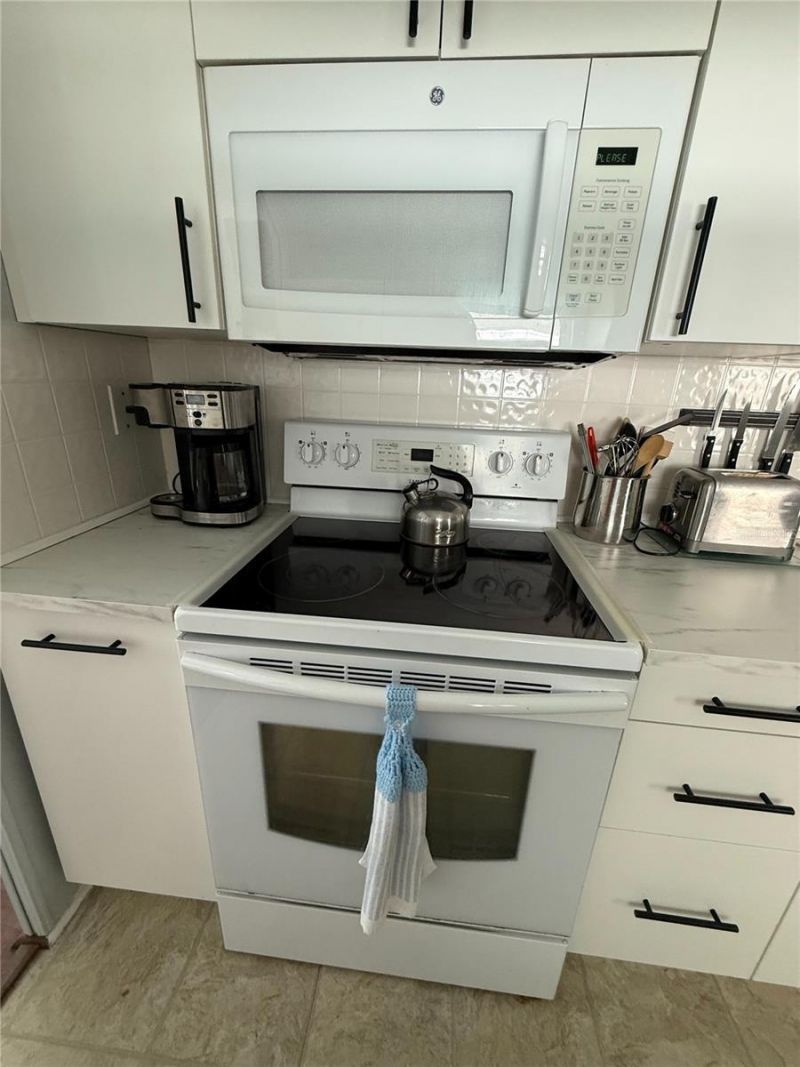 9003 30th Avenue E, Palmetto, FL 34221 Photo