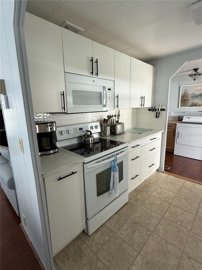 9003 30th Avenue E, Palmetto, FL 34221 Photo