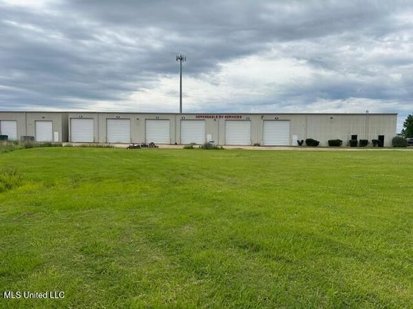 142 Enterprise Drive, Gluckstadt, MS 39110