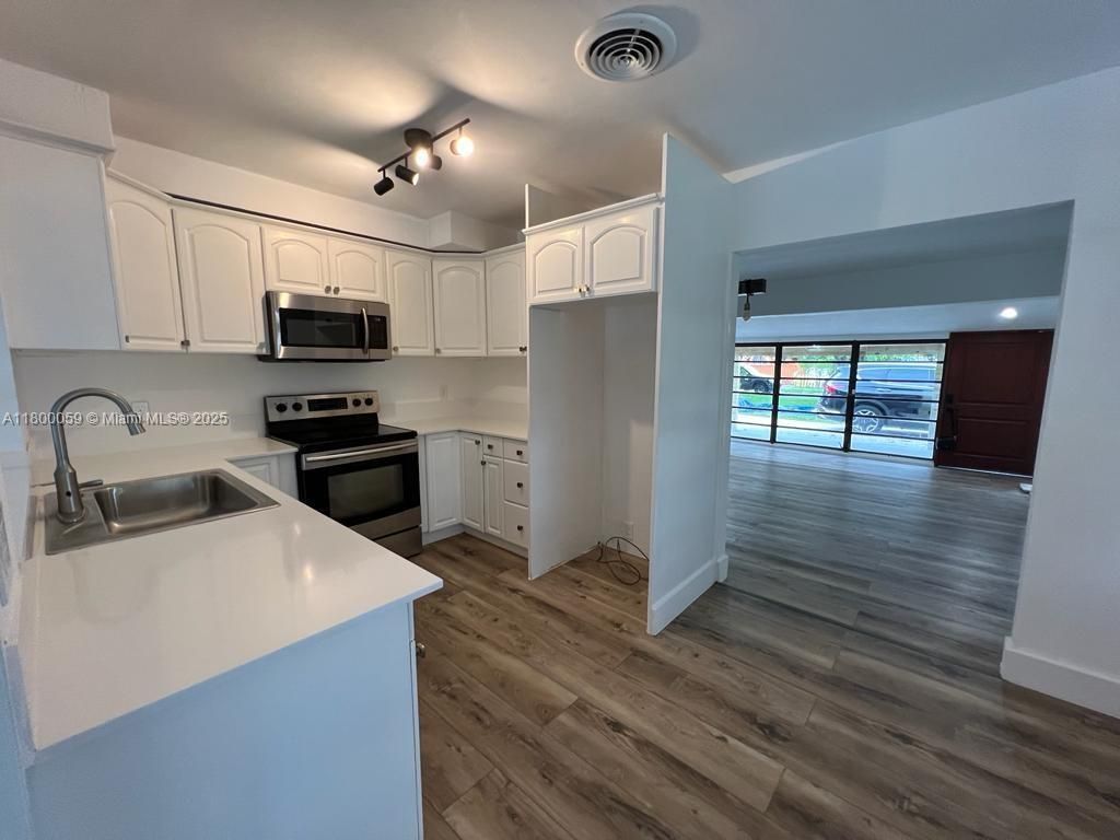 14825 Garden Dr, Miami, FL 33168 Photo