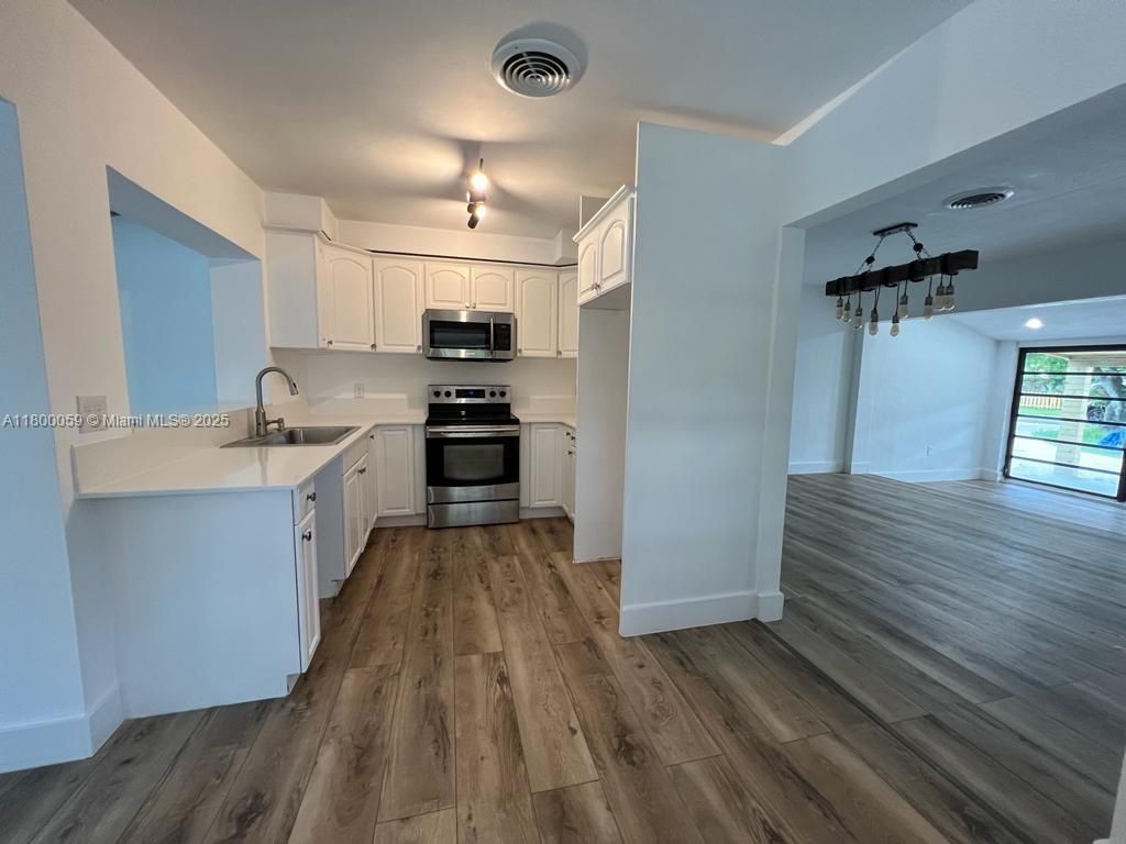 14825 Garden Dr, Miami, FL 33168 Photo