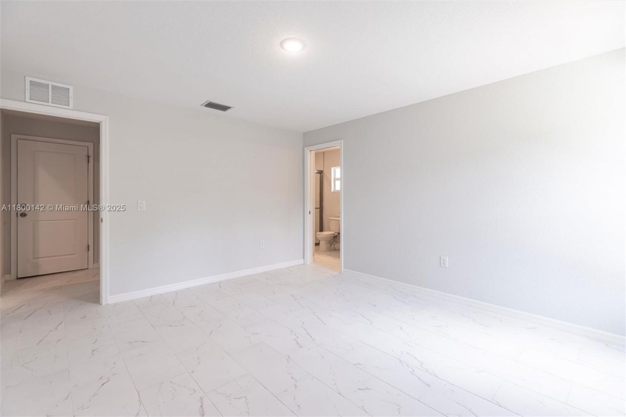 2004 Rosa Ct, Lehigh Acres, FL 33972 Photo