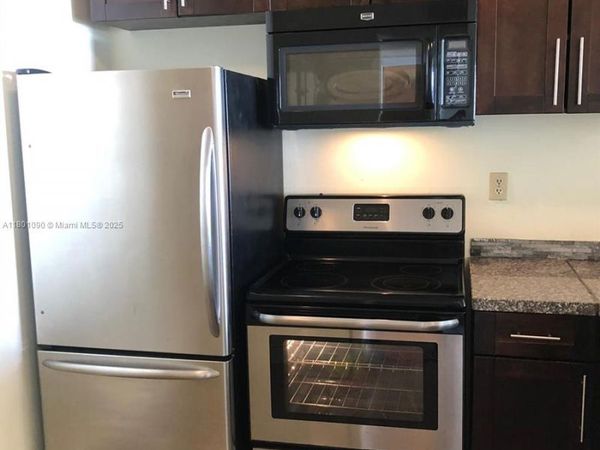 492 NW 165th St Rd, Unit C514, Miami, FL 33169