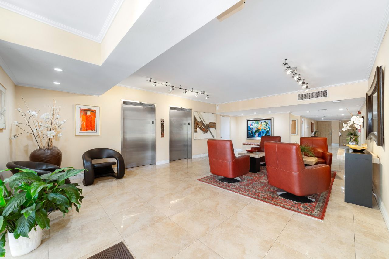 800 Cypress Grove Drive, Unit 211, Pompano Beach, FL 33069 Photo