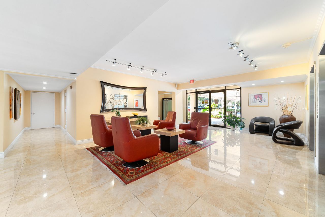 800 Cypress Grove Drive, Unit 211, Pompano Beach, FL 33069 Photo