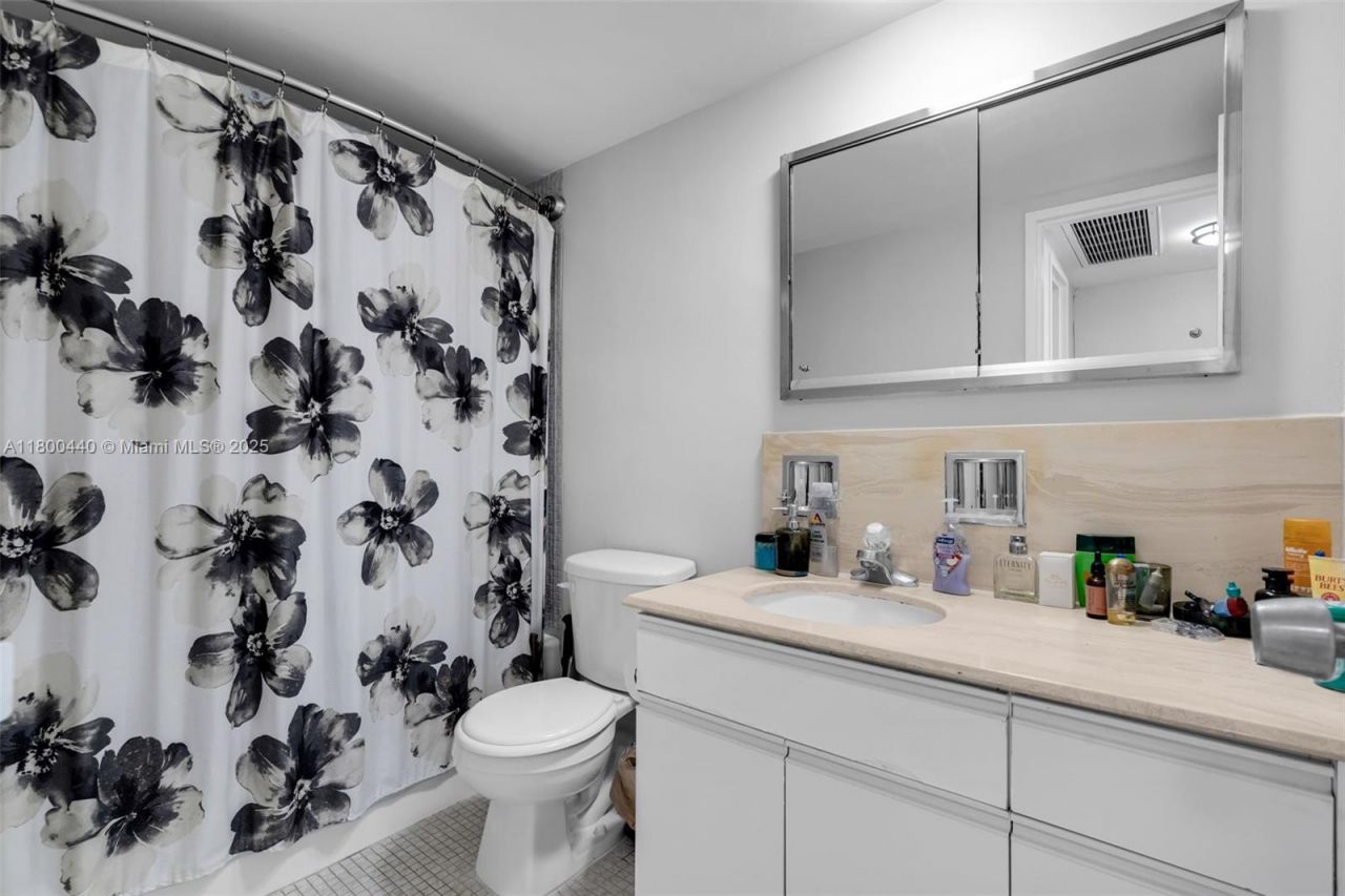 5700 Collins Ave, Unit 4A, Miami Beach, FL 33140 Photo