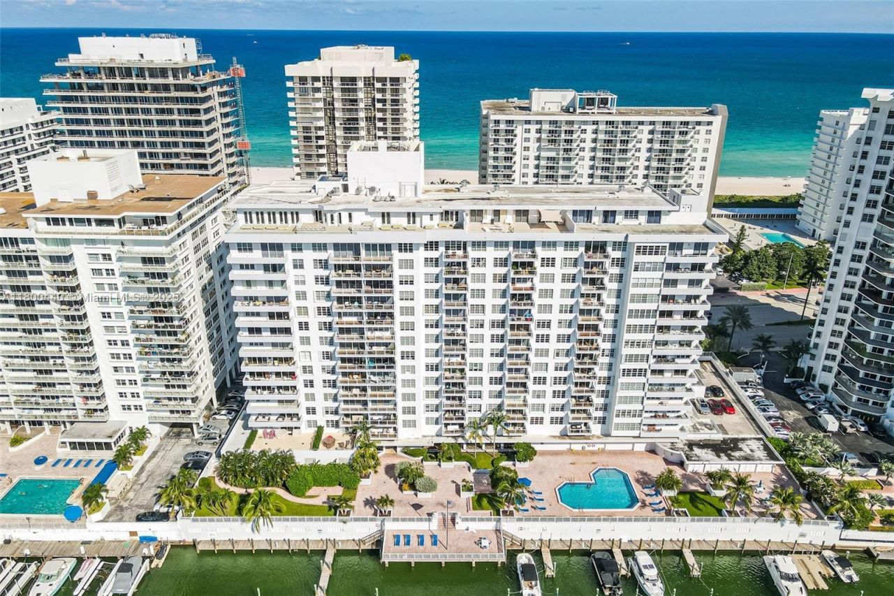5700 Collins Ave, Unit 4A, Miami Beach, FL 33140 Photo