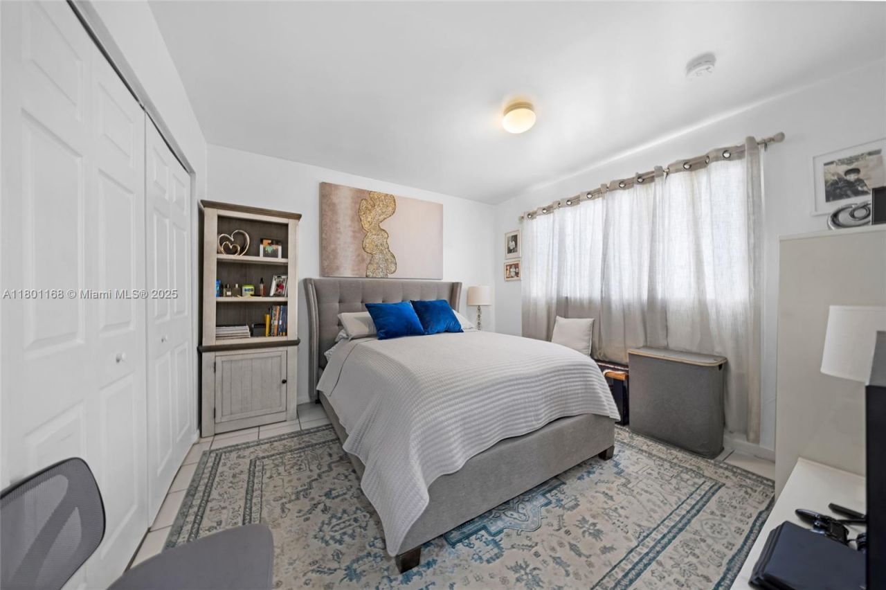 569 SW 4th St, Miami, FL 33130 Photo