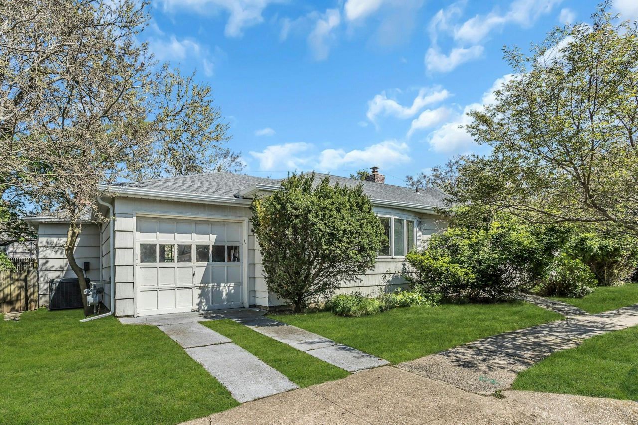 140 Mitchell Avenue, Long Beach, NY 11561 Main Photo