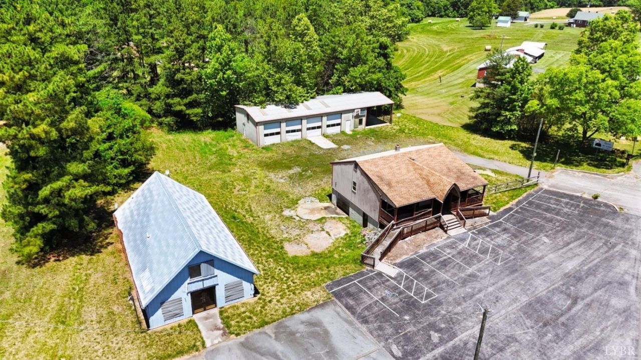 11545 smith mountain lake parkway, Huddleston, VA 24104