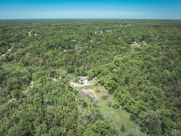 25190 McDonald Drive, Lebanon, MO 65536