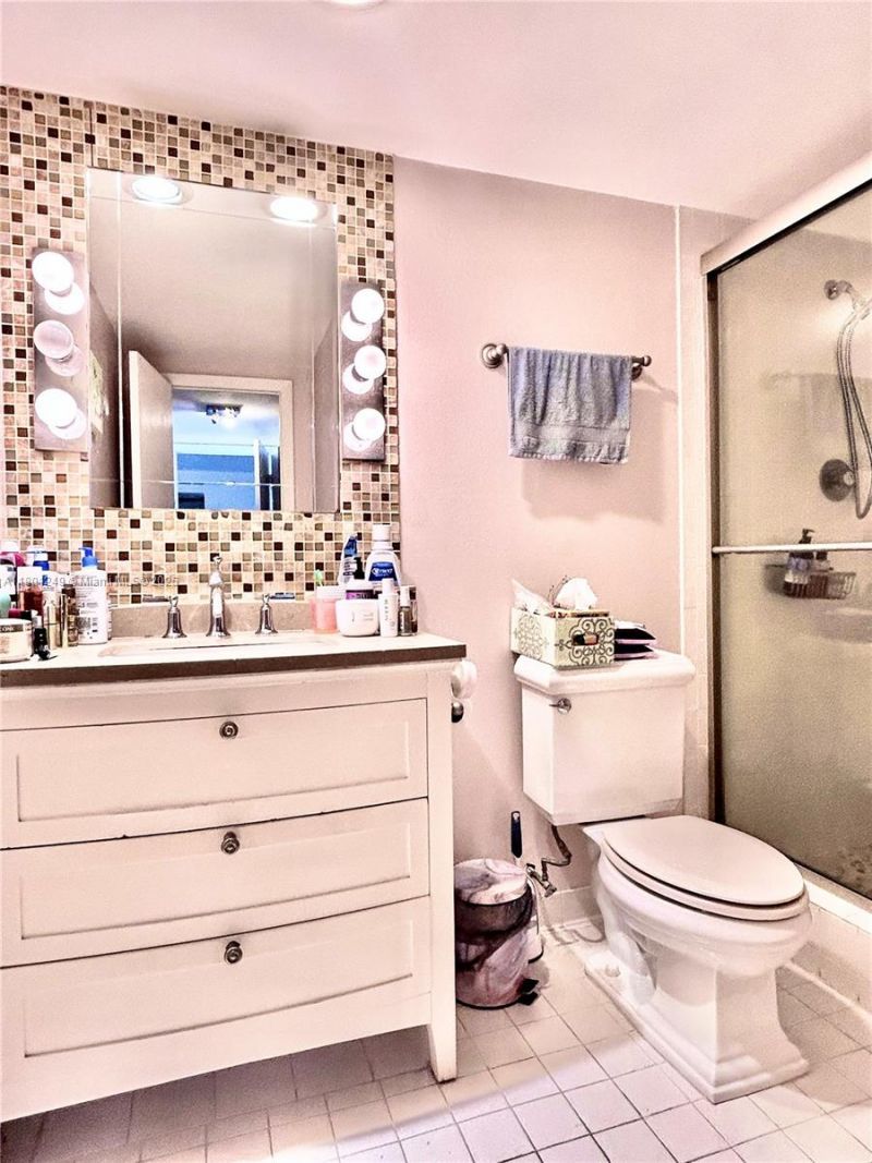 600 Three Islands Blvd, Unit 905, Hallandale Beach, FL 33009 Photo